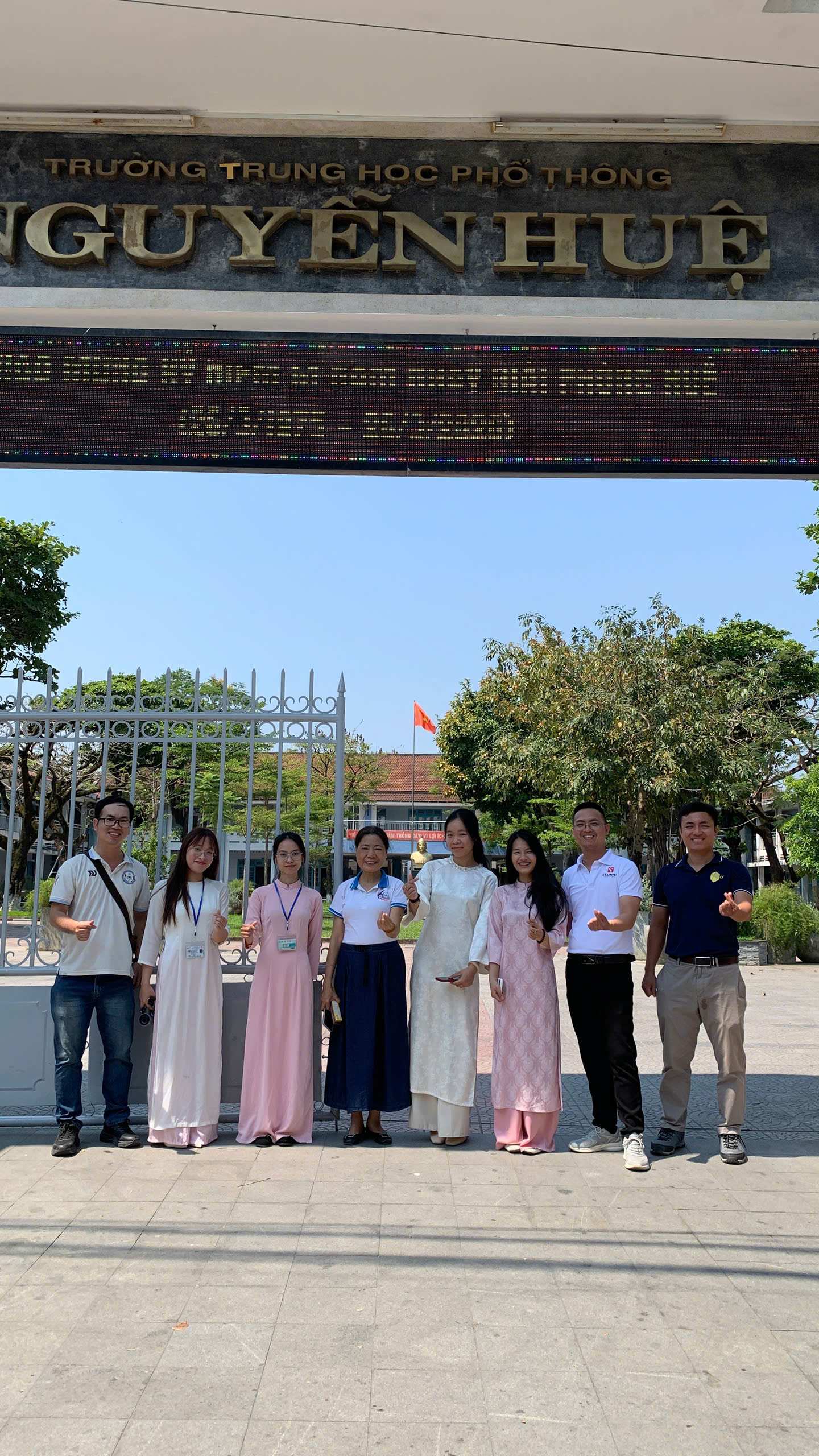 Trường Nguyễn Huệ