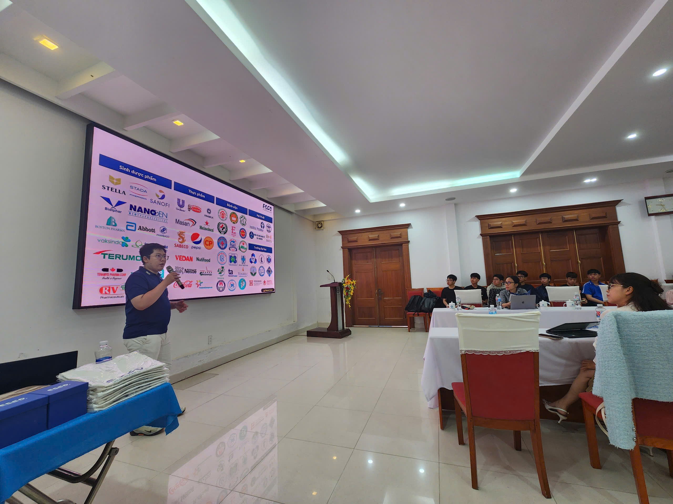 Z7585202939753 Efe7ae79eaac479689dc4eaf75d6b750